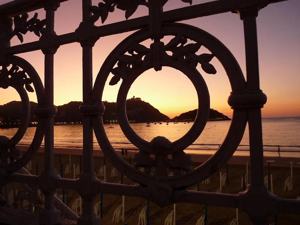 Donosti Surf B&B San Sebastian Guest house